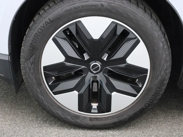 Volvo EX30 (2024) — foto 11 van 48
