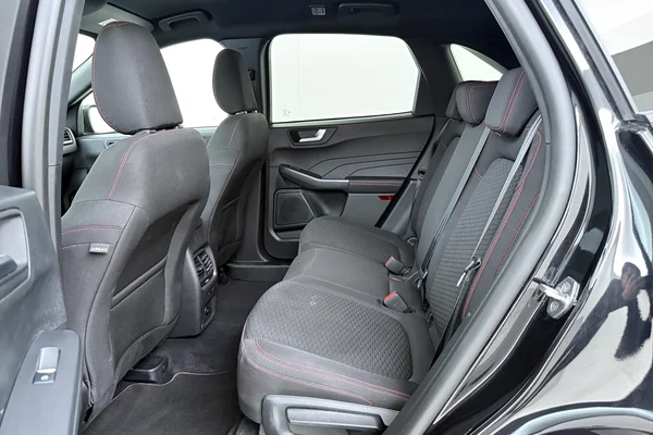 Ford Kuga FHEV (2025) — foto 19 van 20