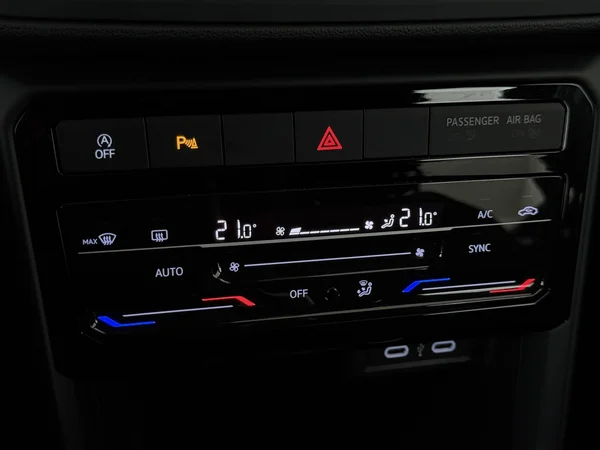 VOLKSWAGEN T-Cross (2023) — foto 17 van 26