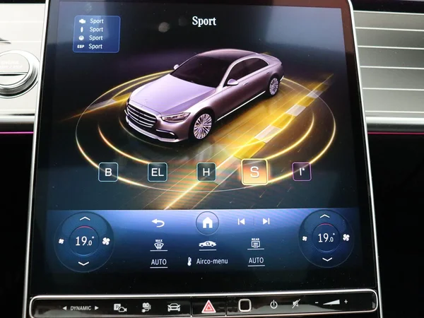 Mercedes-Benz S-Klasse (2024) — foto 9 van 38