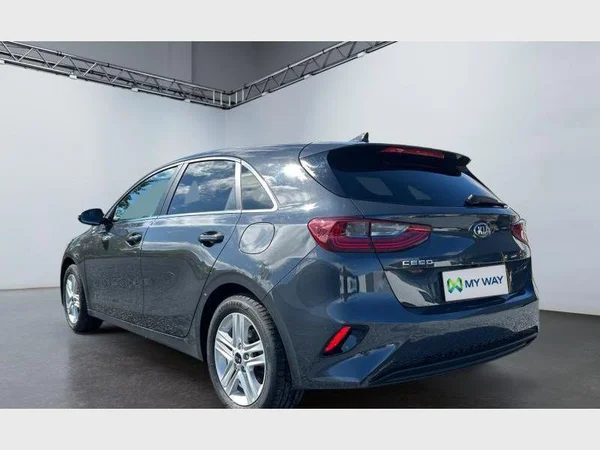 Kia CEED (2020) — foto 12 van 29