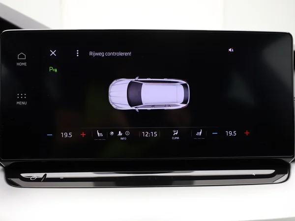 SKODA Octavia Combi (2023) — foto 16 van 18
