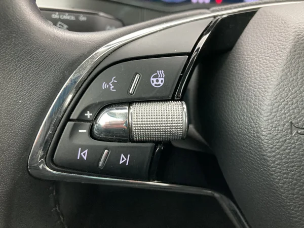 SKODA Superb Combi (2021) — foto 18 van 36