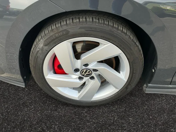 VOLKSWAGEN Golf VIII GTI (2023) — foto 6 van 25
