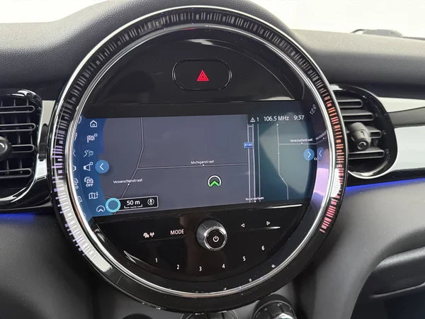 MINI Cooper (2021) — foto 11 van 29
