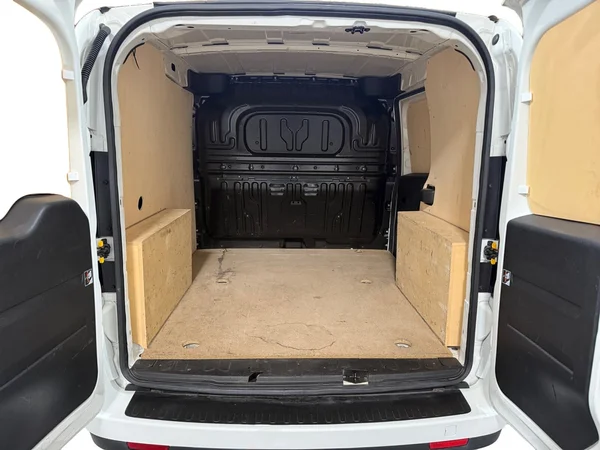 Fiat Doblo (2023) — foto 16 van 27
