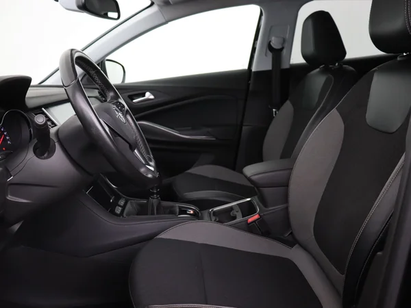OPEL Grandland X (2018) — foto 2 van 30