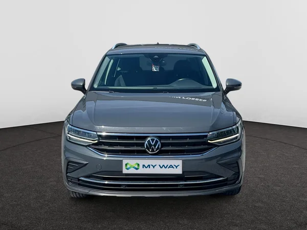 VOLKSWAGEN Tiguan (2022) — foto 12 van 18