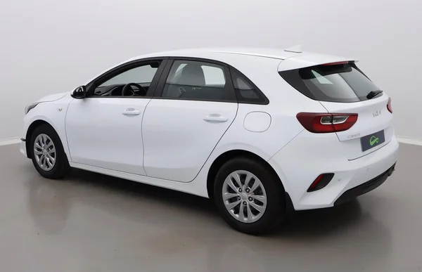 Kia Ceed (2023) — foto 12 van 18