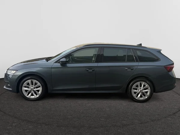 SKODA Octavia Combi (2021) — foto 12 van 21