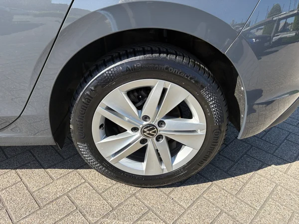 VOLKSWAGEN Golf VIII (2024) — foto 14 van 24