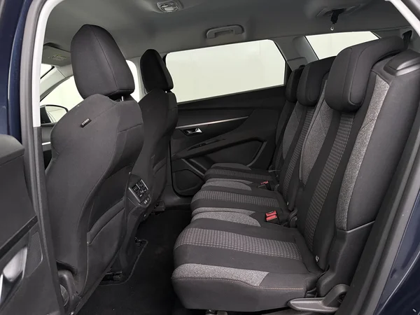 PEUGEOT 5008 (2020) — foto 5 van 23