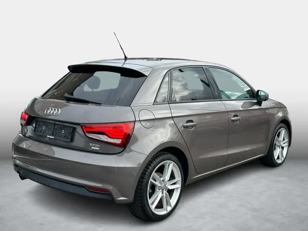 Audi A1 Sportback (2016) — foto 12 van 19