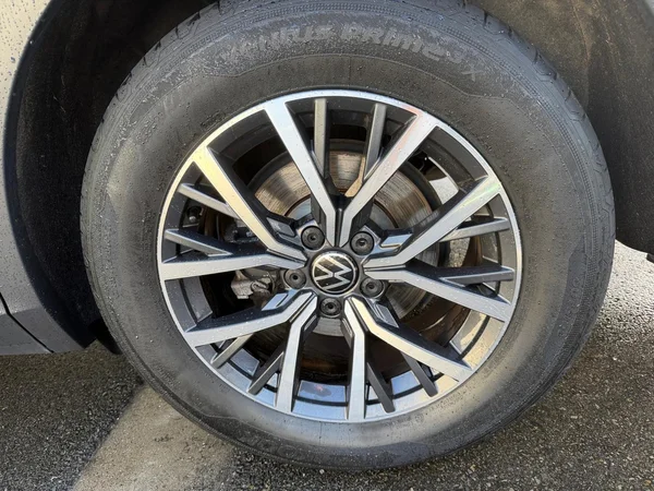 VOLKSWAGEN Tiguan (2022) — foto 3 van 22