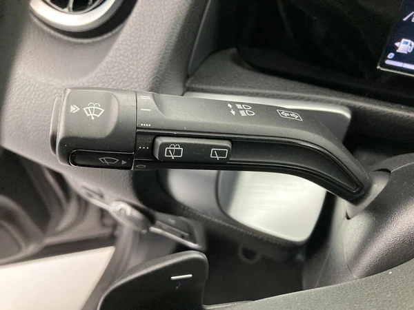 MERCEDES-BENZ GLB 180 (2022) — foto 19 van 36