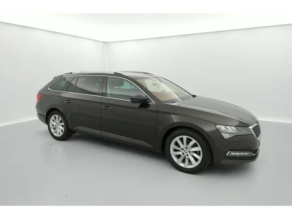 SKODA Superb Combi (2020) — foto 33 van 36