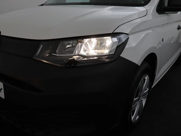 VOLKSWAGEN Caddy Maxi Van (2025) — foto 4 van 14