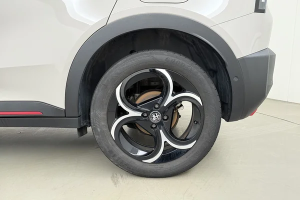 Alfa Romeo Junior (2025) — foto 16 van 19