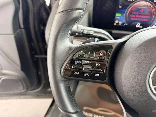 Mercedes-Benz GLA (2023) — foto 9 van 22
