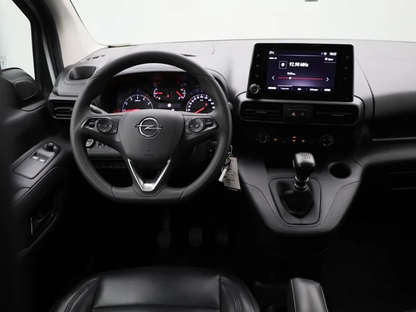 Opel Combo Life (2023) — foto 39 van 39