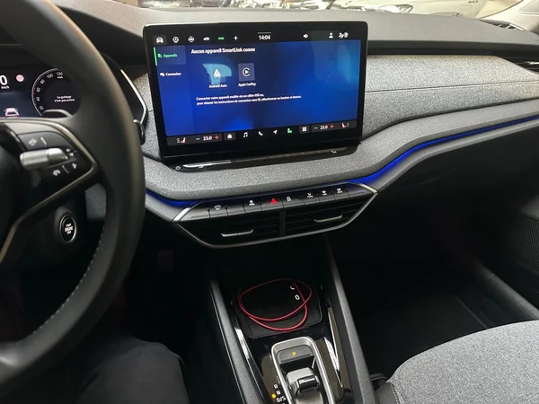 SKODA Octavia SW (2025) — foto 2 van 22