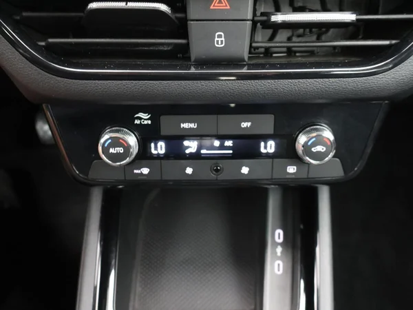 SKODA Kamiq (2024) — foto 6 van 26