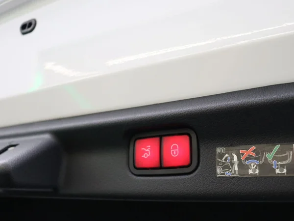 Mercedes-Benz EQE (2024) — foto 24 van 34