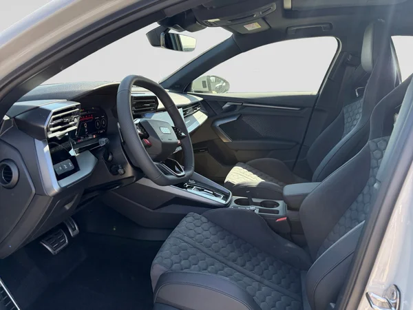 AUDI RS3 Sportback (2025) — foto 12 van 15