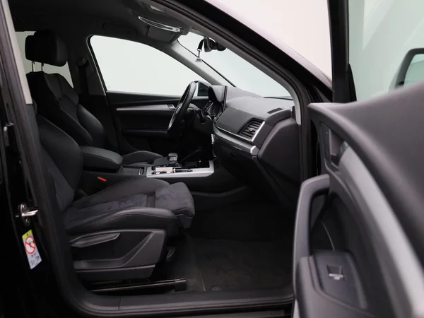 Audi Q5 (2023) — foto 30 van 44