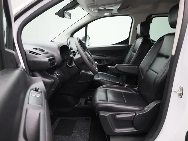 Opel Combo Life (2023) — foto 3 van 35