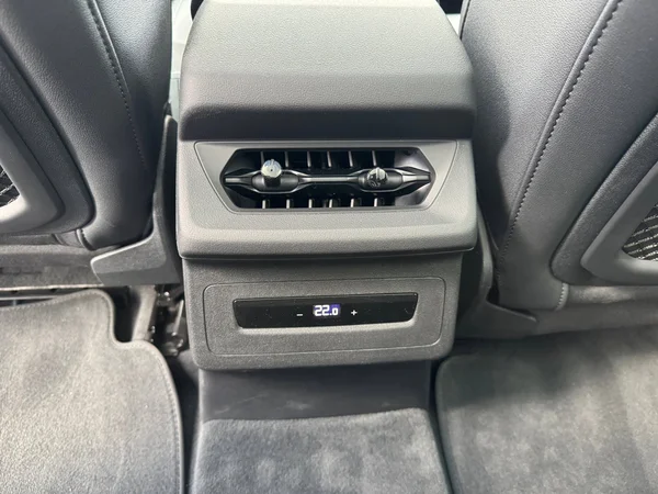 AUDI A6 Sportback e-tron (2025) — foto 23 van 24