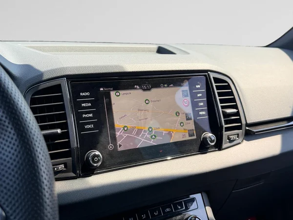 SKODA Karoq (2025) — foto 3 van 23