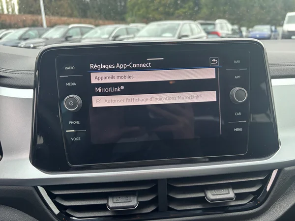 VOLKSWAGEN T-Roc (2022) — foto 9 van 20