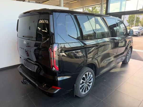 Ford Tourneo Custom — foto 17 van 21