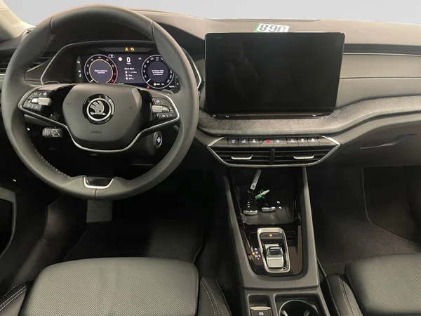 SKODA Octavia Combi (2025) — foto 11 van 21