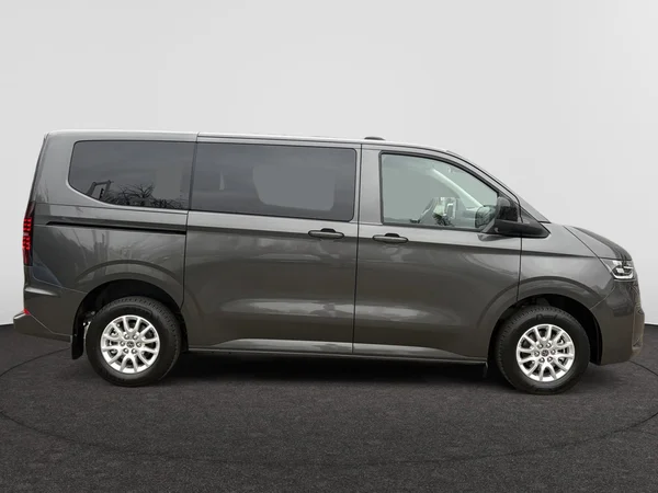 VOLKSWAGEN E-Transporter T7 32 Caravelle Swb (2025) — foto 2 van 16
