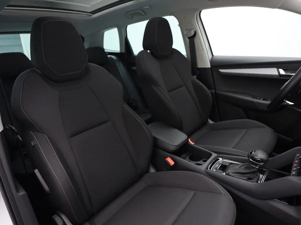 SKODA Karoq (2024) — foto 11 van 20