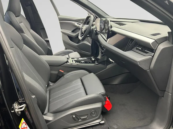 AUDI Q6 e-tron (2026) — foto 8 van 24