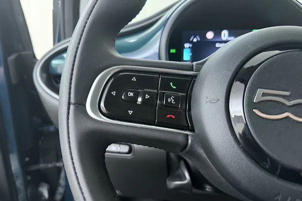 Fiat E-500 (2023) — foto 6 van 16