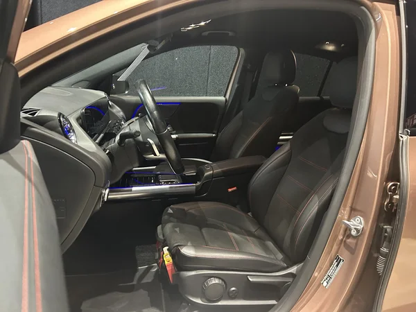 Mercedes-Benz GLA (2023) — foto 15 van 18