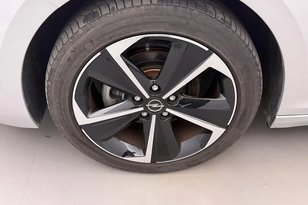 Opel Astra (2024) — foto 20 van 30