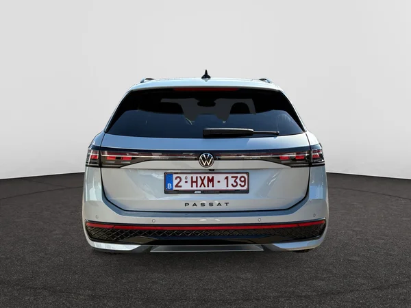 VOLKSWAGEN Passat Variant eHybrid (PHEV) (2025) — foto 9 van 16