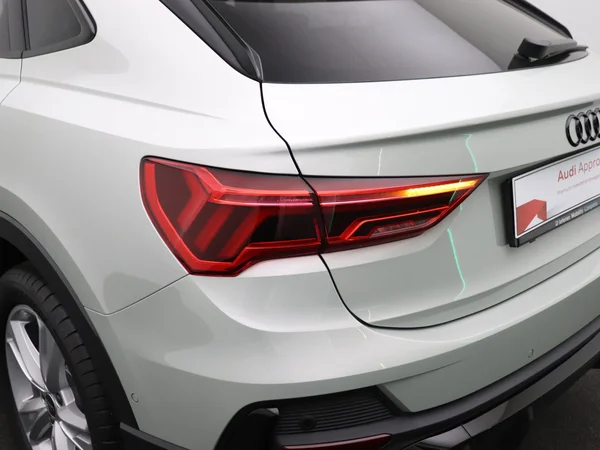 AUDI Q3 Sportback (2025) — foto 2 van 26