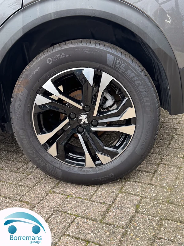 Peugeot 2008 (2023) — foto 8 van 45