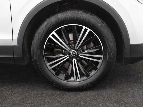 VOLKSWAGEN Tiguan eHybrid (PHEV) (2023) — foto 29 van 33