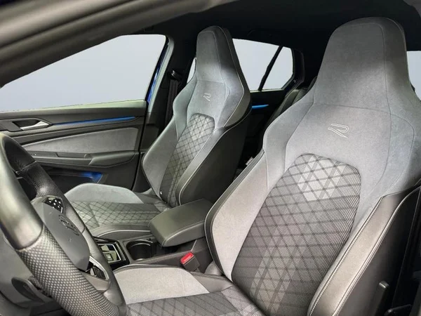 VOLKSWAGEN Golf VIII (2023) — foto 3 van 31