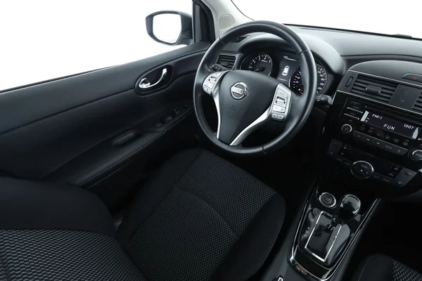 Nissan Pulsar (2015) — foto 4 van 16