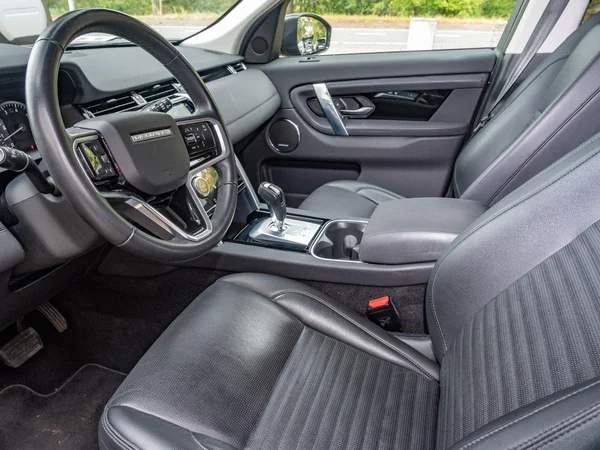 Land Rover Discovery Sport (2022) — foto 28 van 29