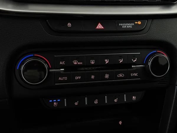 KIA Cee'd (2021) — foto 18 van 27