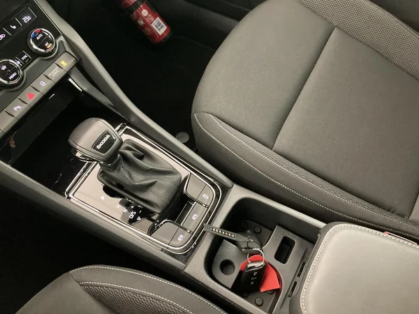 SKODA Karoq (2022) — foto 15 van 36